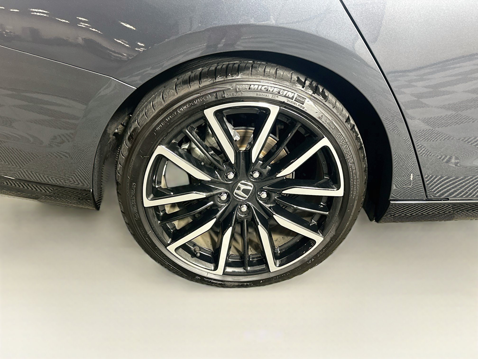 Used 2025 Honda Accord Touring image 11
