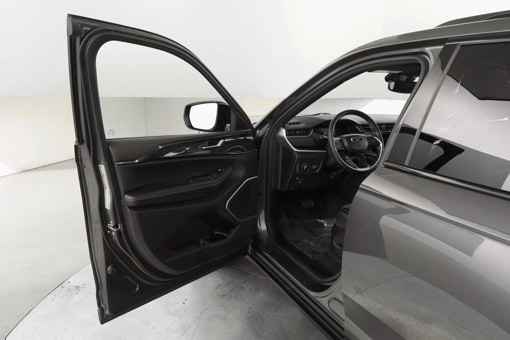 Certified 2022 Jeep Grand Cherokee Altitude image 17