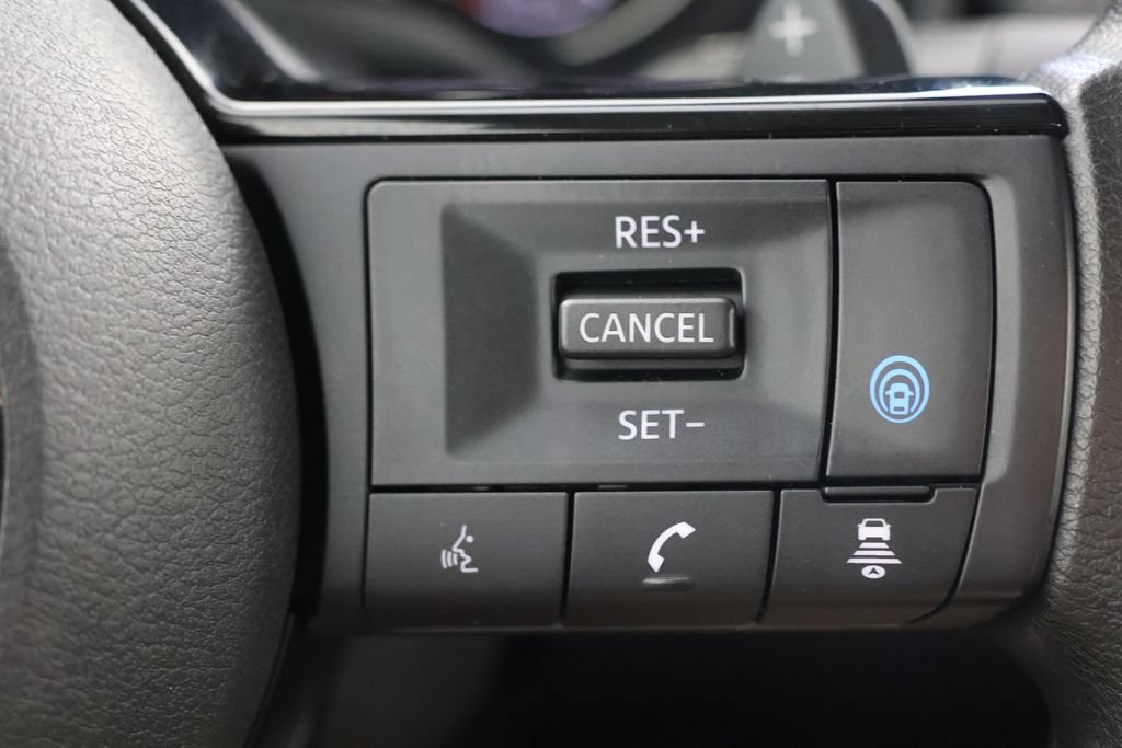 Used 2022 Nissan Rogue SV AWD/4WD image 12