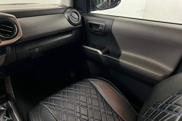Used 2022 Toyota Tacoma SR5 image 10