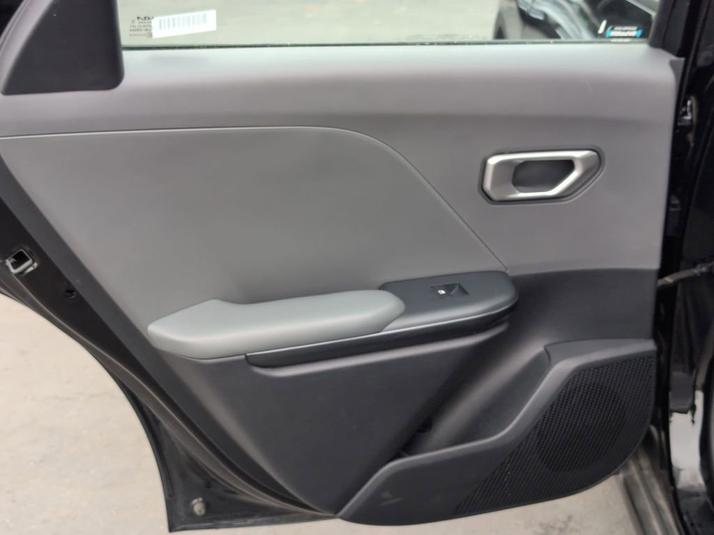 Used 2025 Kia K4 LXS image 27