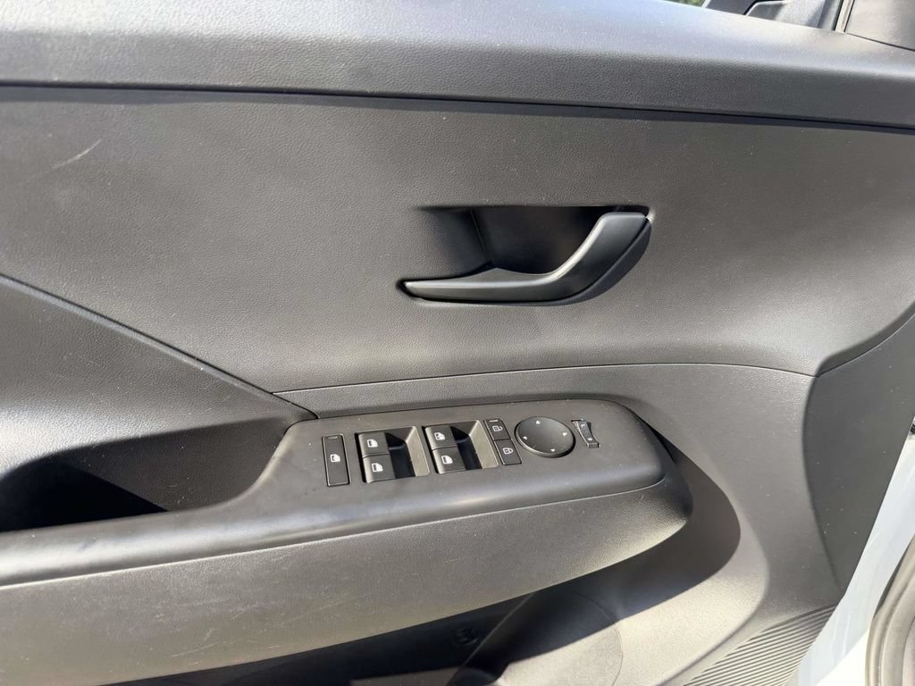 Used 2024 Hyundai Kona SE AWD/4WD image 23