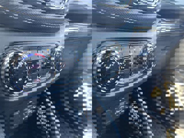 Used 2021 Chevrolet TrailBlazer ACTIV w/ Technology Package image 11