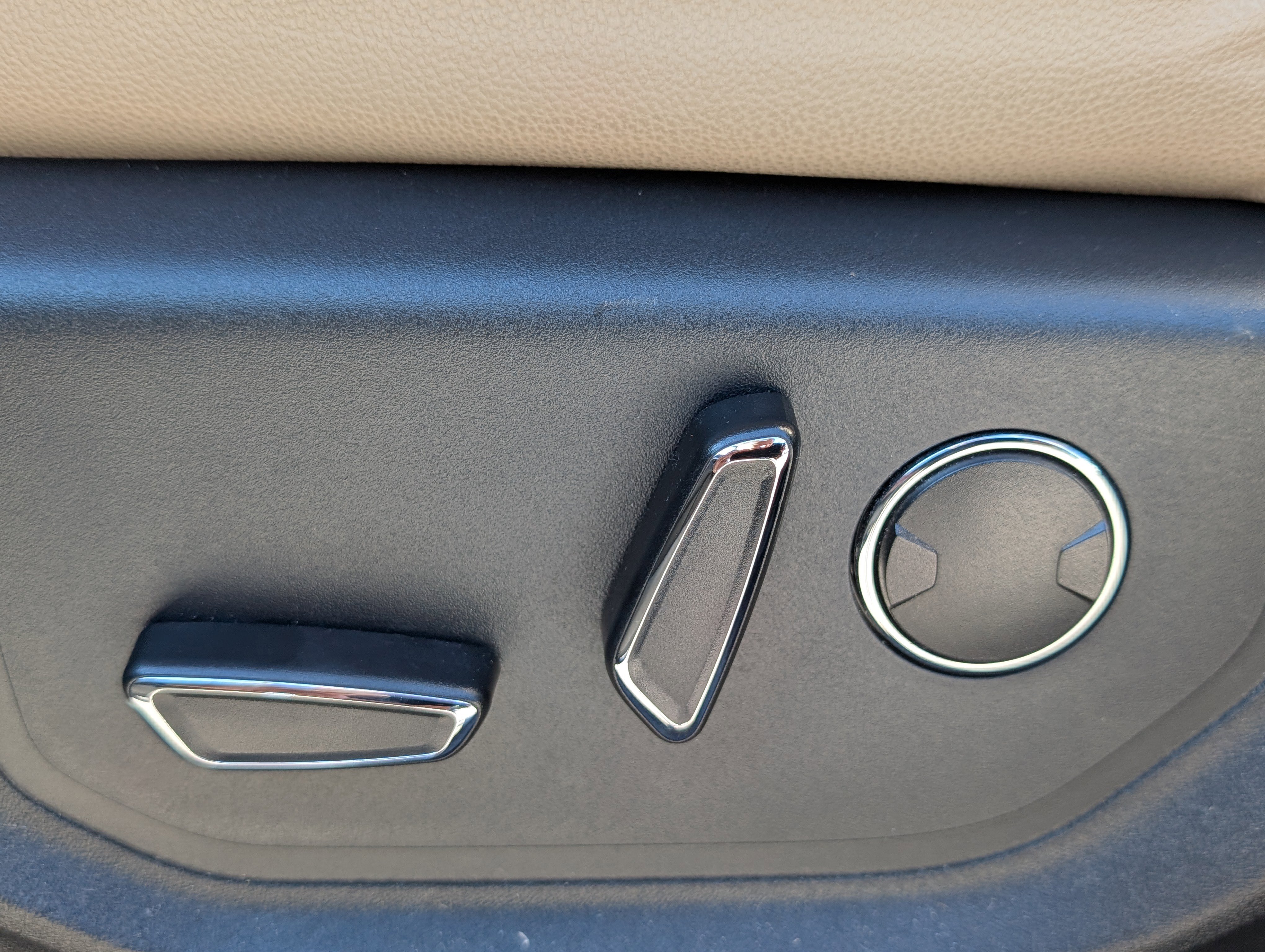 Used 2024 Ford Expedition Max Limited image 22