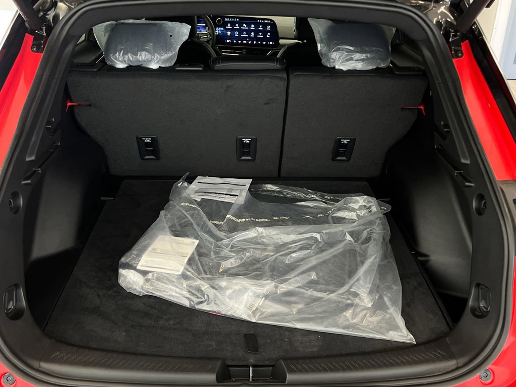 Used 2025 Chevrolet Equinox EV RS image 30