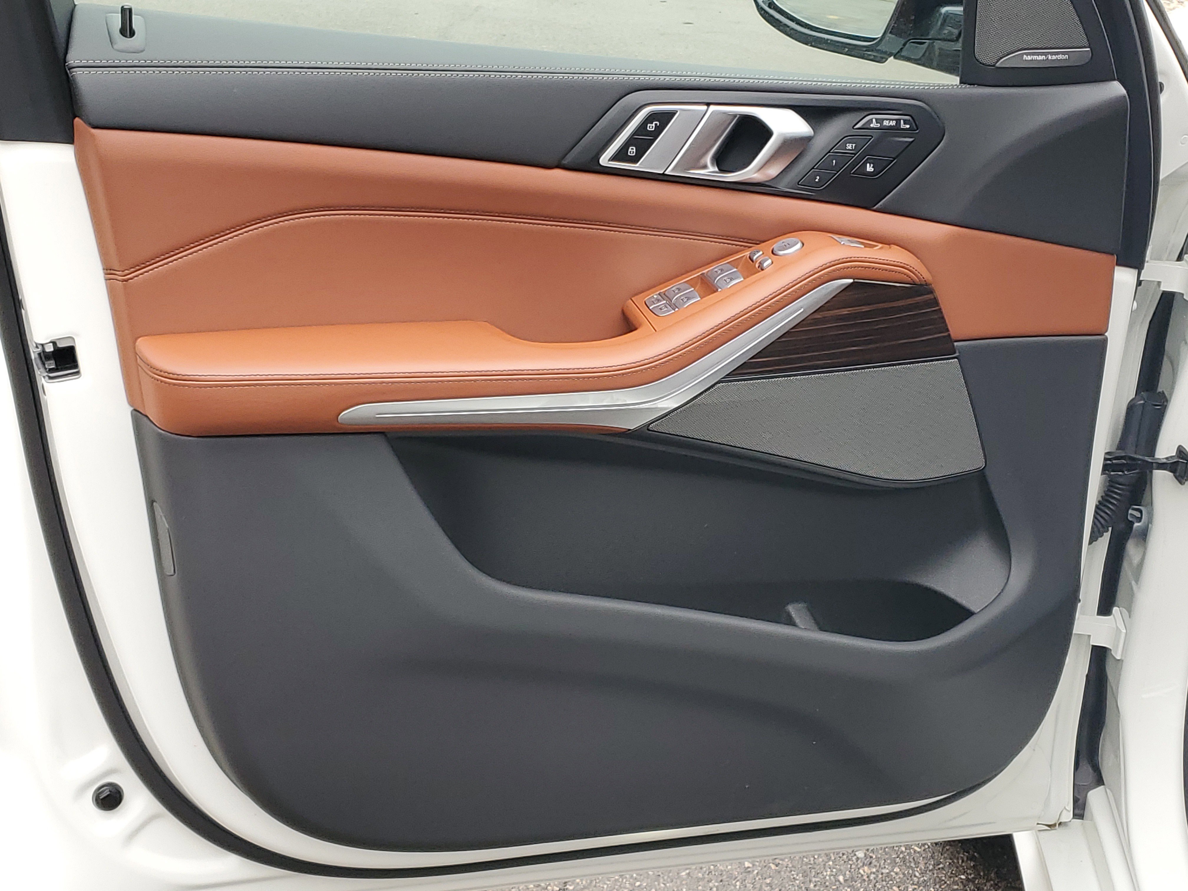 Certified 2025 BMW X7 xDrive40i w/ M Sport Package image 5