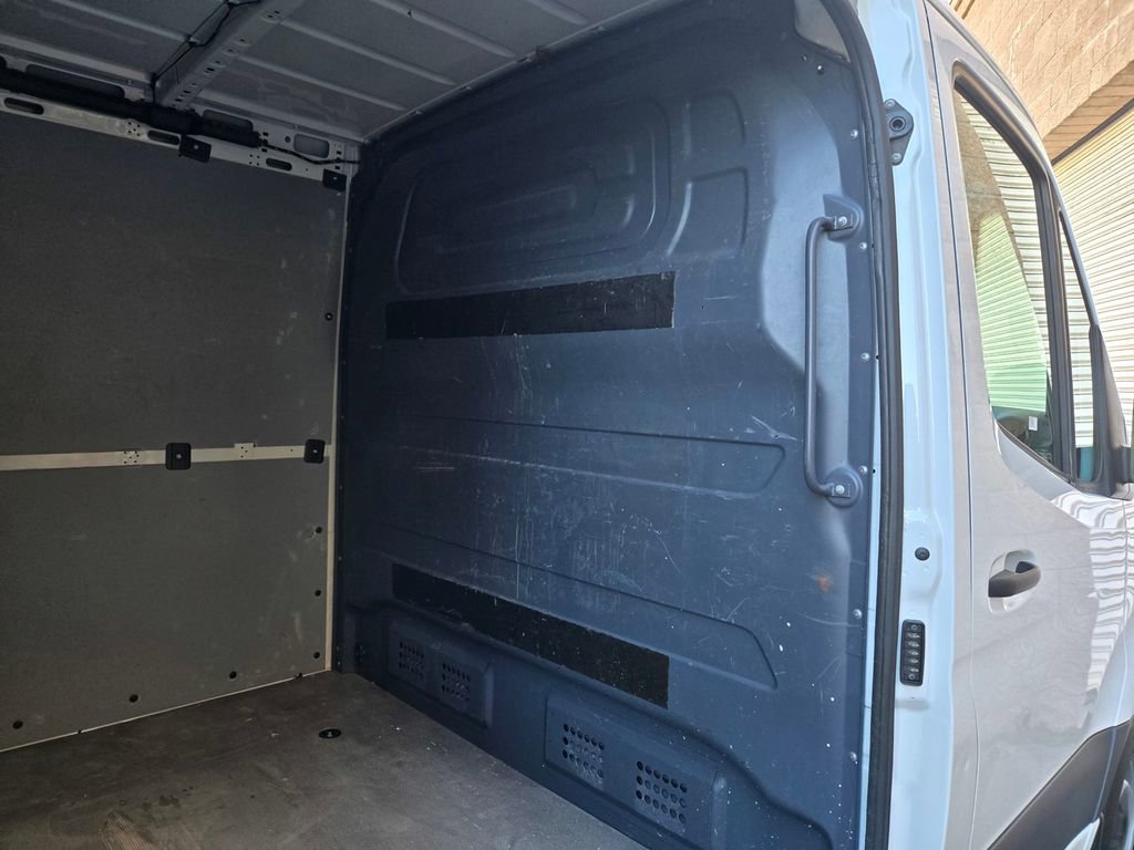 Used 2023 Mercedes-Benz Sprinter 144 Cargo image 11