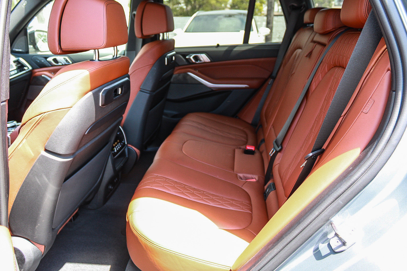 Used 2024 BMW X5 xDrive50e AWD/4WD image 16