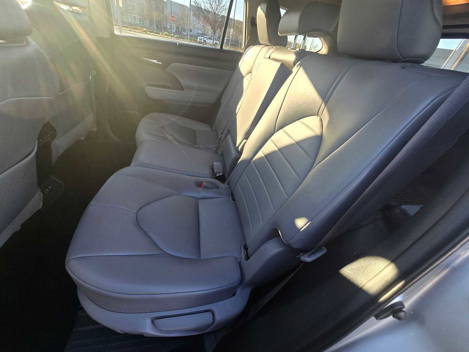 Used 2021 Toyota Highlander XLE image 20