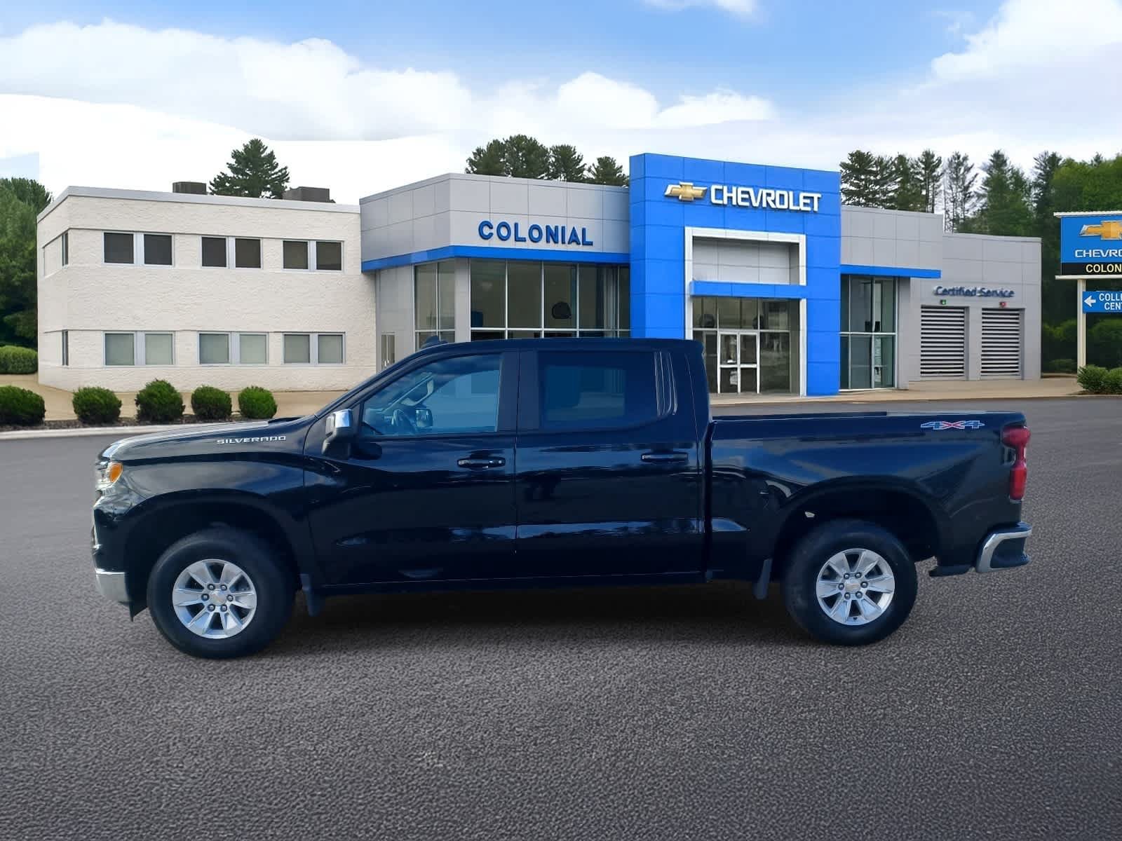 Used 2025 Chevrolet Silverado 1500 LT AWD/4WD image 6