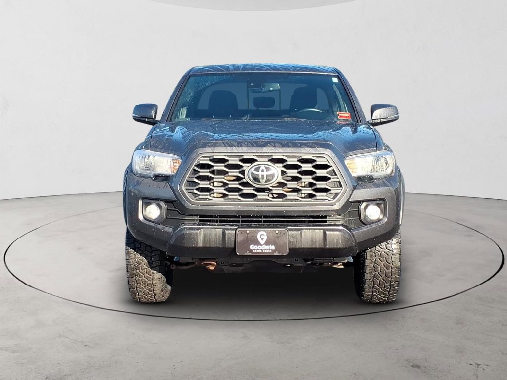 Used 2020 Toyota Tacoma TRD Off-Road w/ Technology Package AWD/4WD image 2
