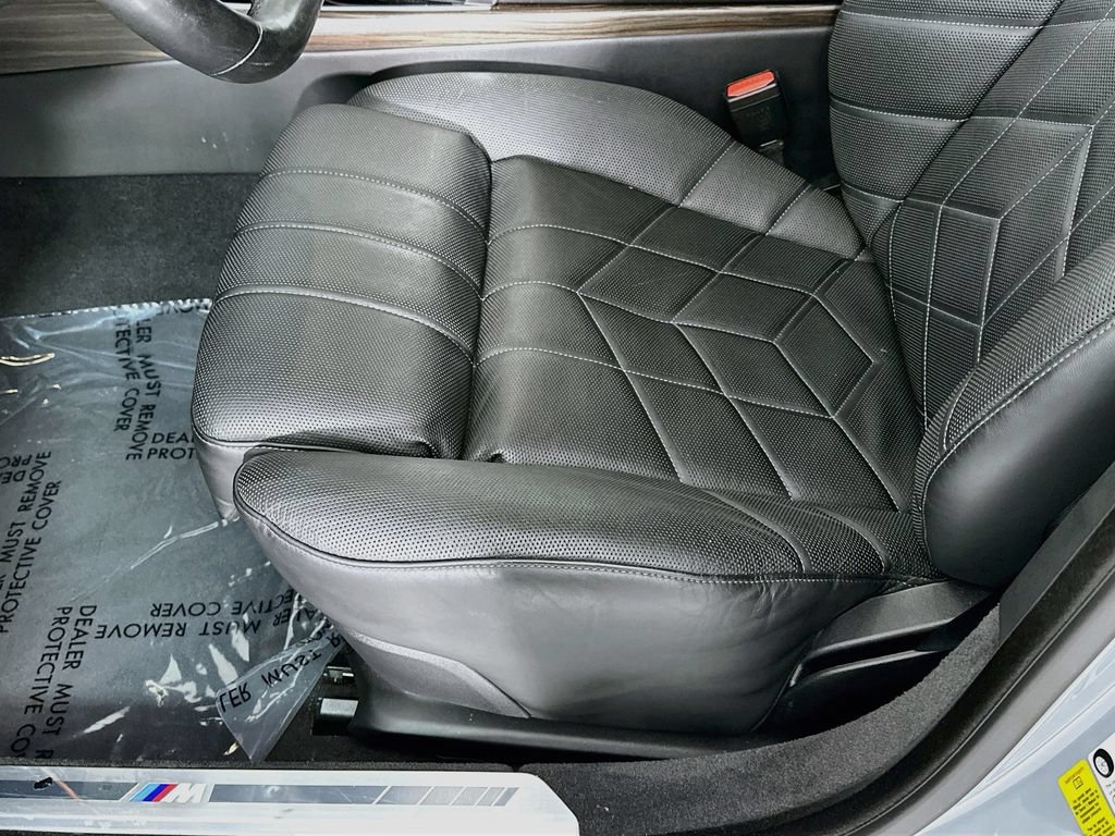 Used 2023 BMW 740i w/ Parking Assistance Package RWD image 21