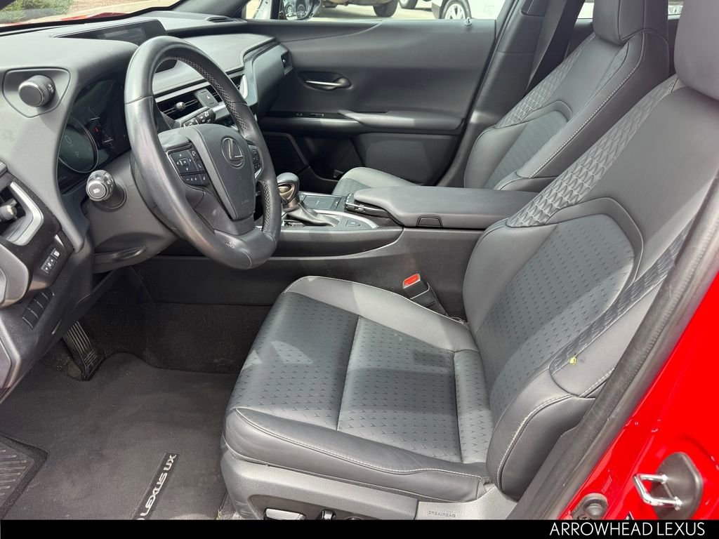 Certified 2021 Lexus UX 200 w/ Accessory Package (Z1) FWD image 13