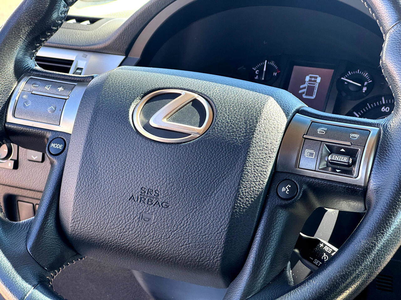 Used 2017 Lexus GX 460 image 22
