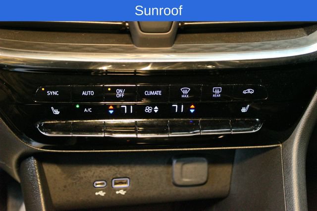 Used 2025 Buick Encore GX Avenir w/ Avenir Technology Package AWD/4WD image 27
