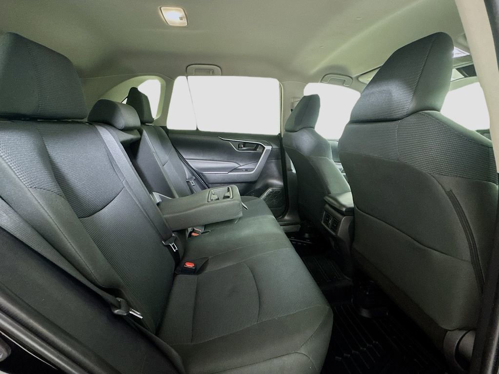 Used 2022 Toyota RAV4 LE image 23
