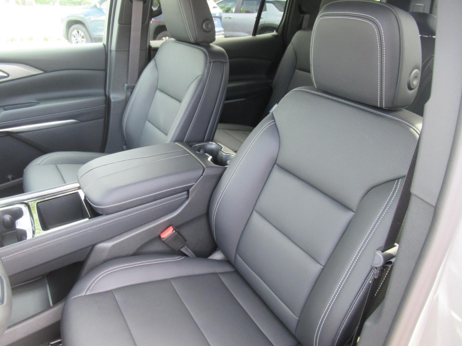 New 2027 Chevrolet Traverse LT w/ Driver Confidence Package FWD image 19