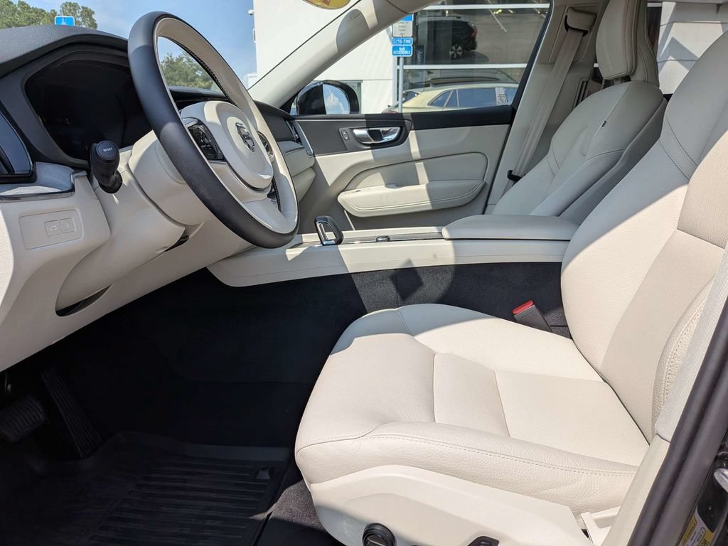 Used 2025 Volvo XC60 T8 Plus w/ Protection Package Premier AWD/4WD image 2