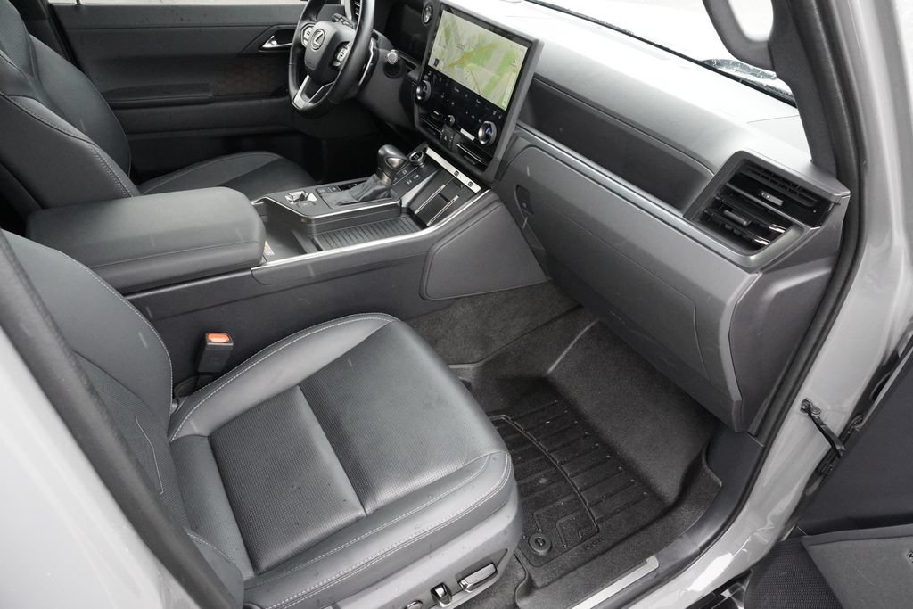 Used 2024 Lexus GX 550 w/ Accessory Package (Z1) AWD/4WD image 22