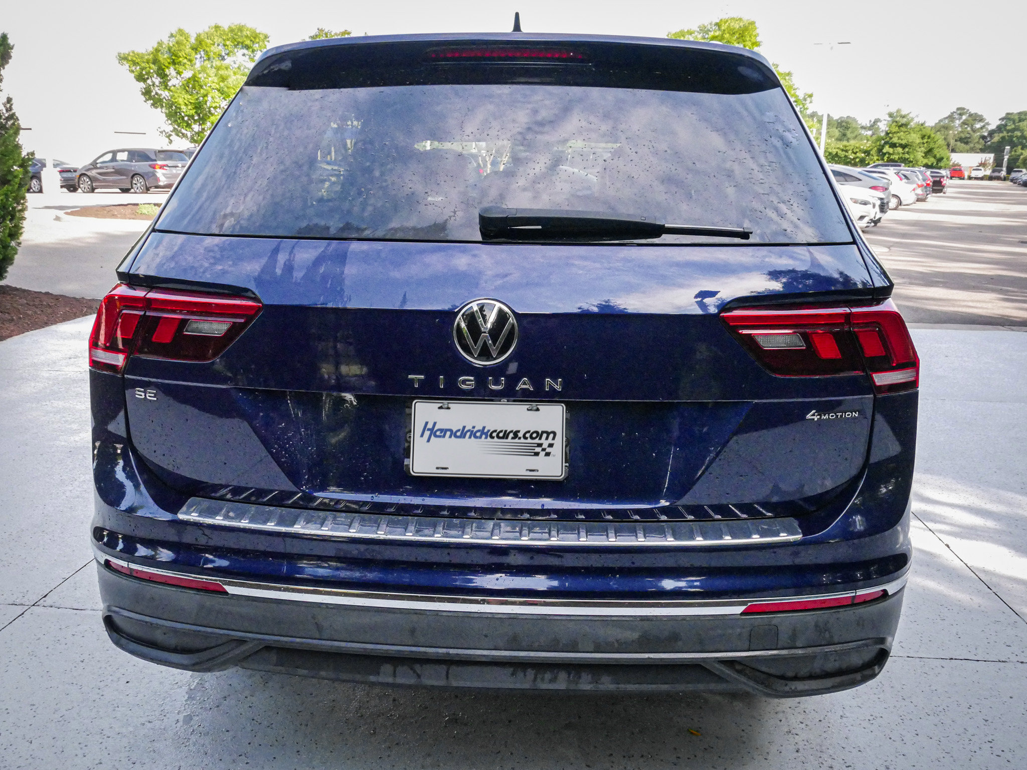 Used 2022 Volkswagen Tiguan SE AWD/4WD image 10