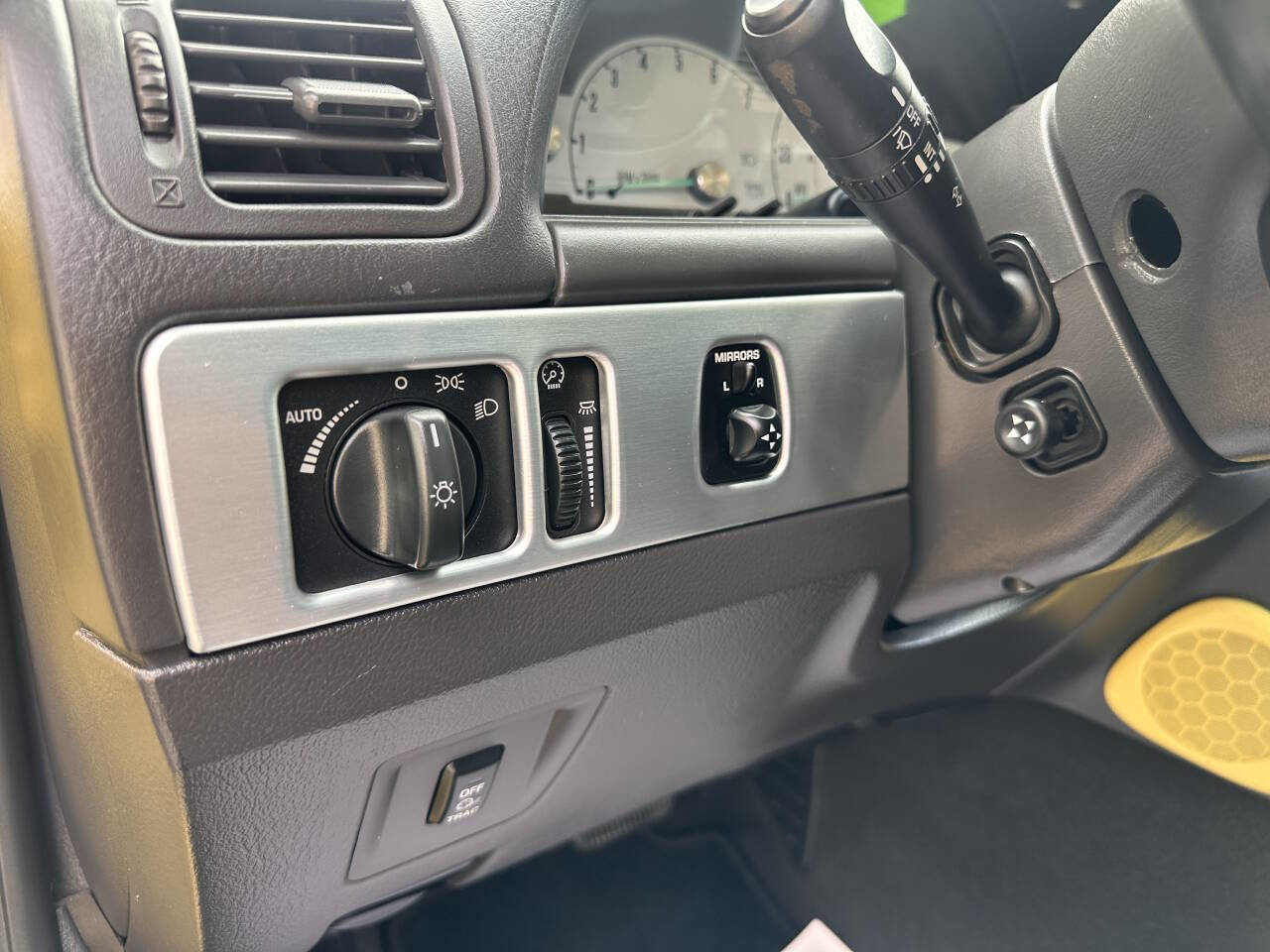 Used 2002 Ford Thunderbird Deluxe image 12