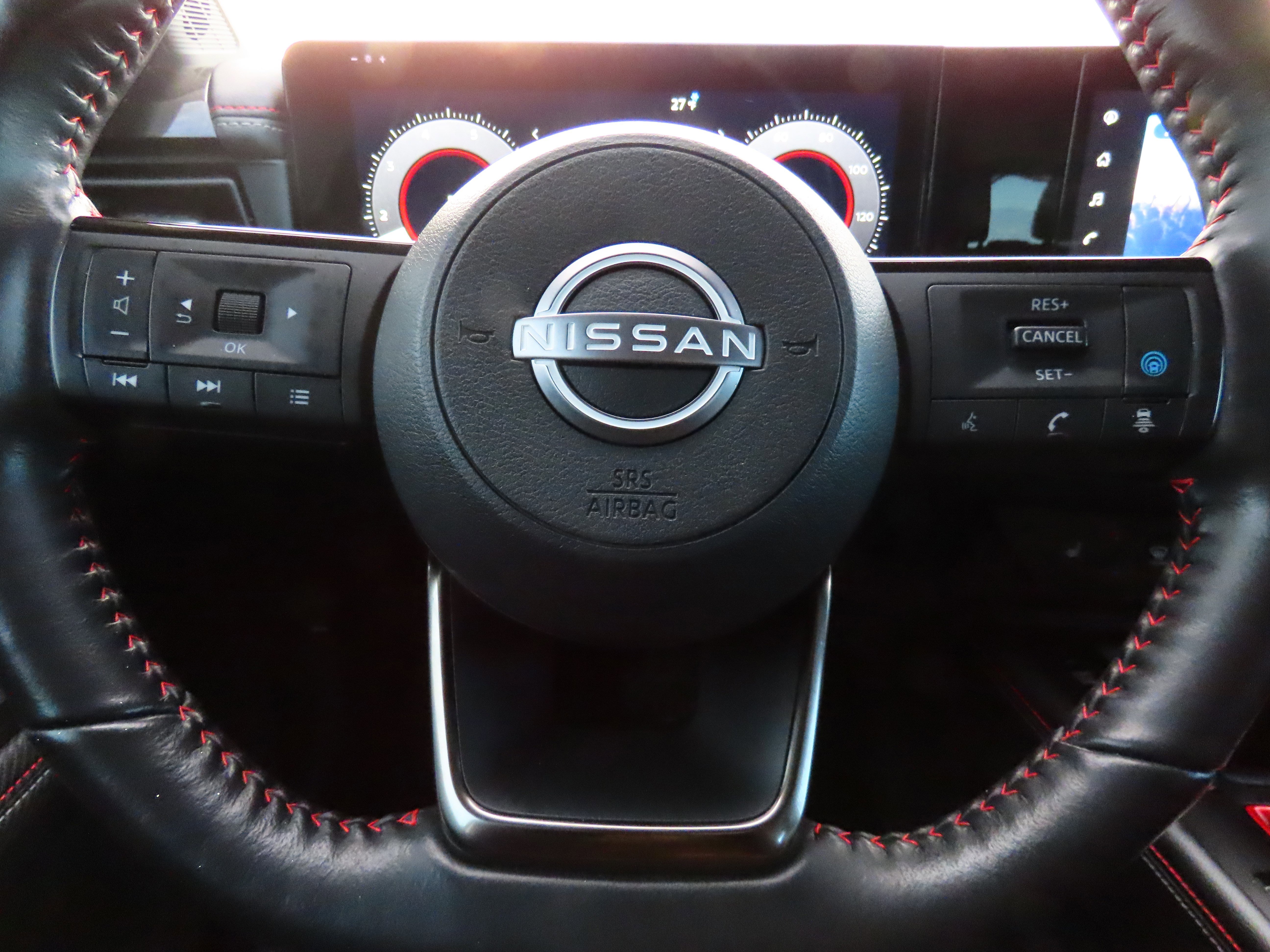 Used 2025 Nissan Kicks SR w/ SR Premium Package image 28