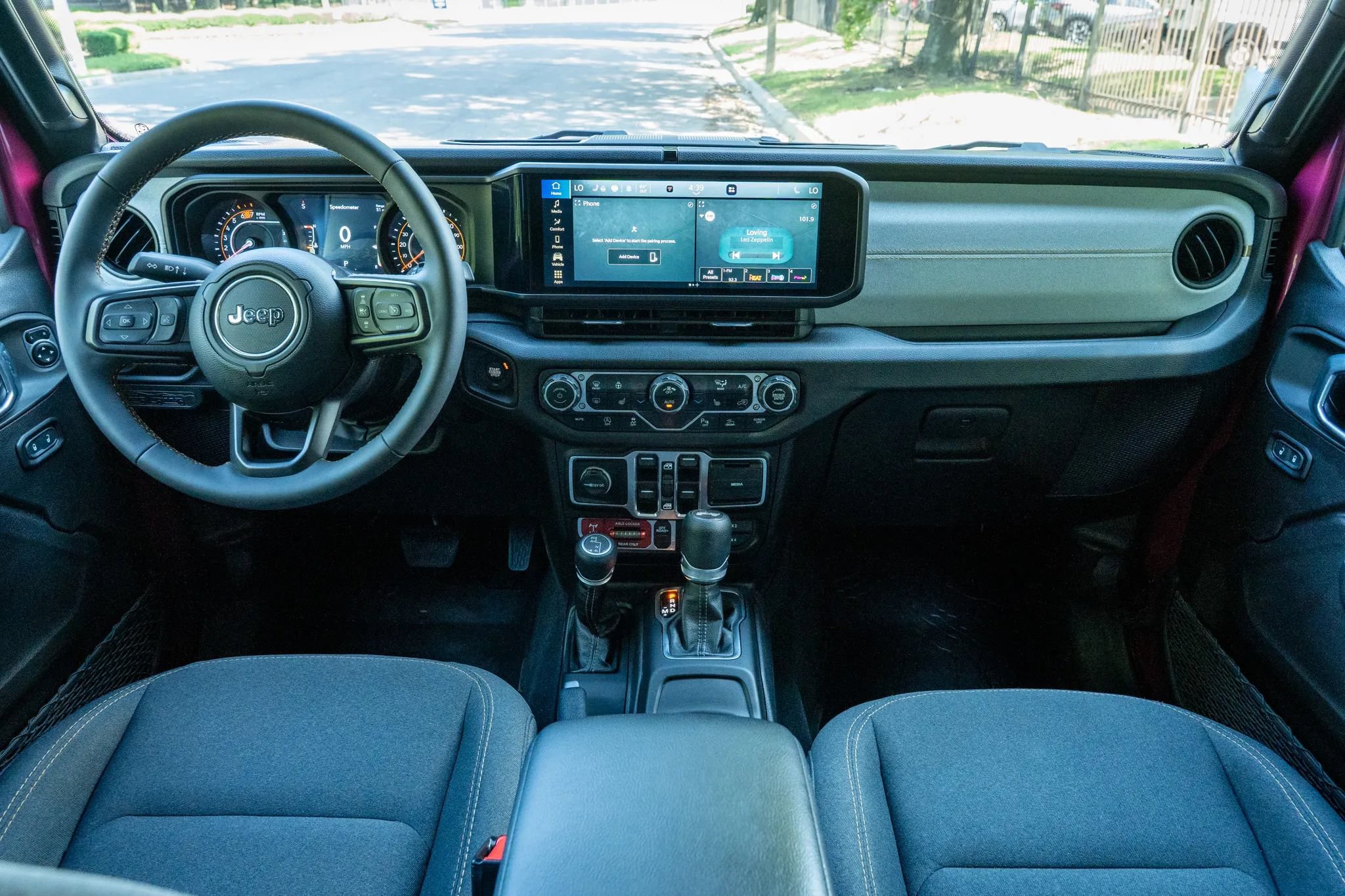 Used 2024 Jeep Wrangler Unlimited Sport AWD/4WD image 17