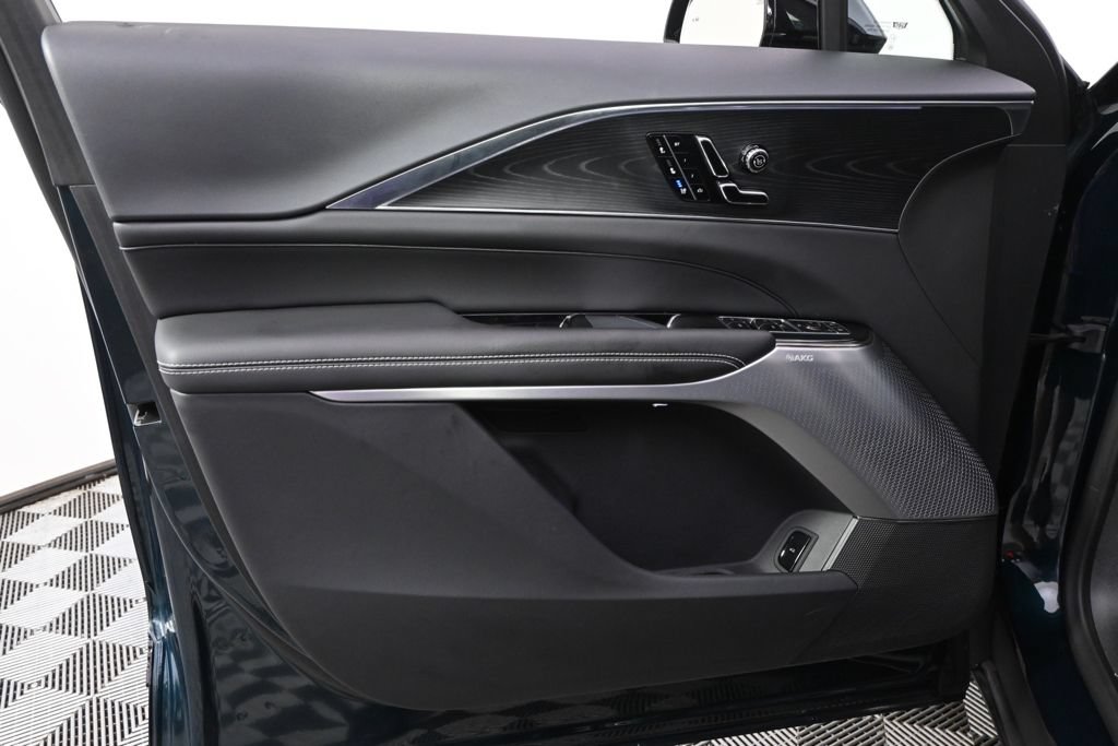 New 2026 Cadillac Lyriq Premium Luxury w/ LPO, Floor Liner Package AWD/4WD image 22