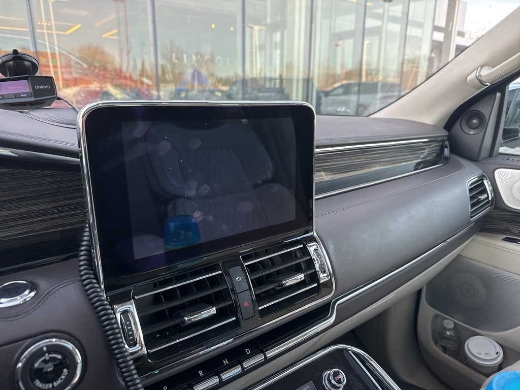 Used 2020 Lincoln Navigator Black Label w/ Cargo Convenience Package image 10