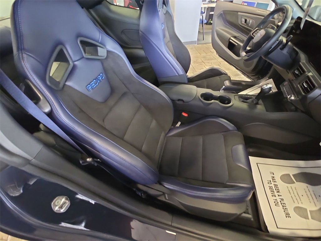 Used 2025 Ford Mustang Dark Horse image 30