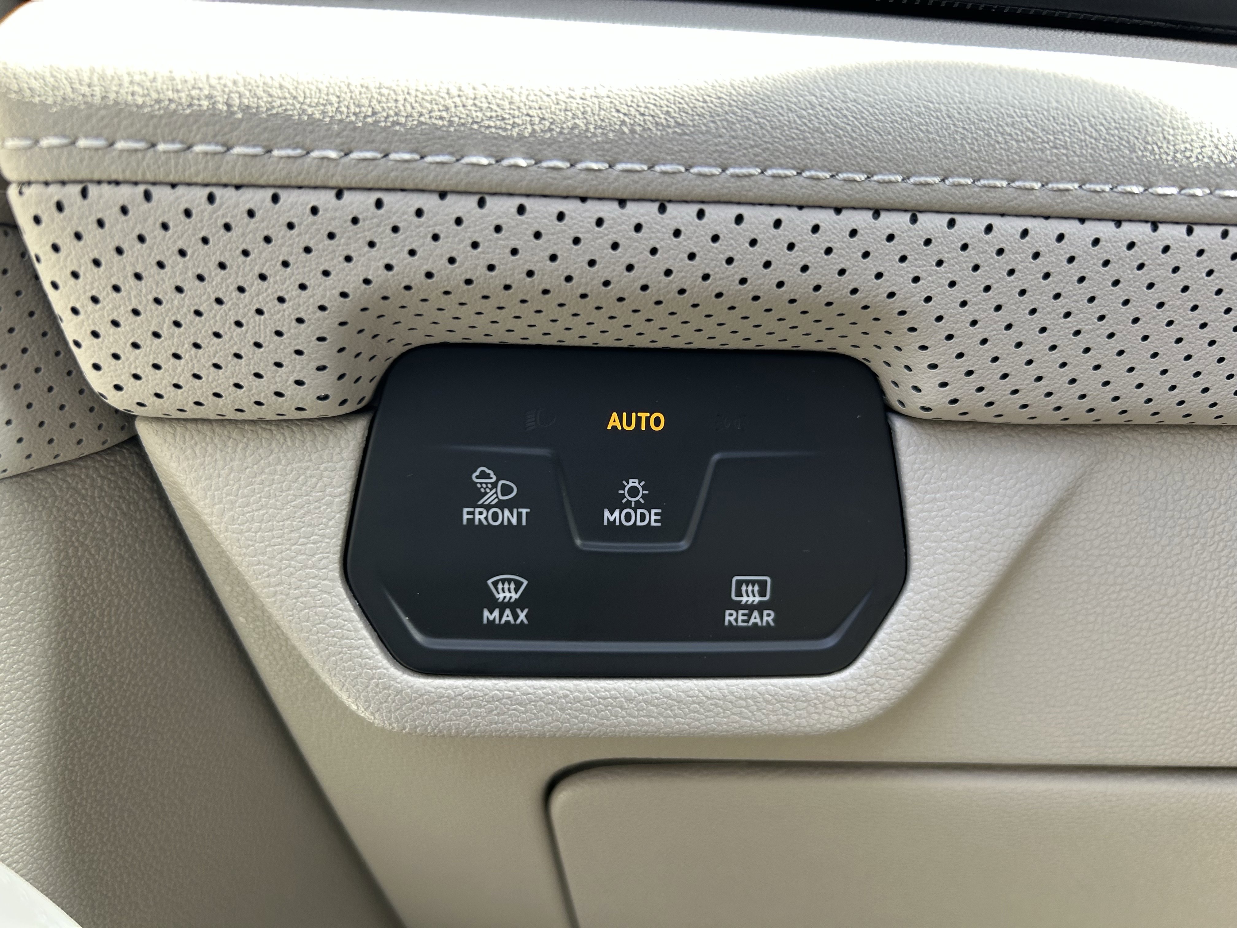 Certified 2025 Volkswagen Atlas SEL Premium R-Line image 20