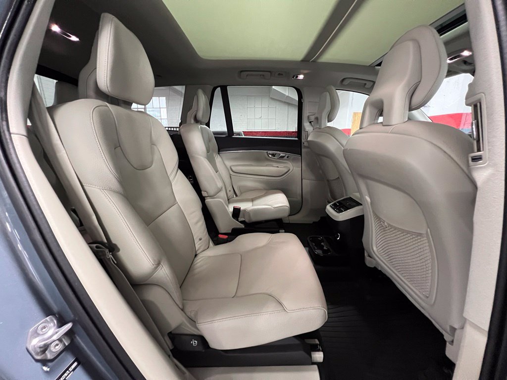 Used 2020 Volvo XC90 T6 Momentum w/ Protection Package Premier AWD/4WD image 21