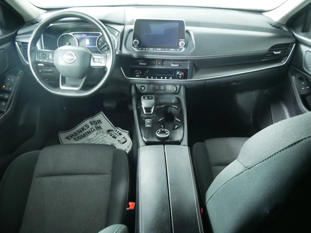 Used 2025 Nissan Rogue SV AWD/4WD image 19