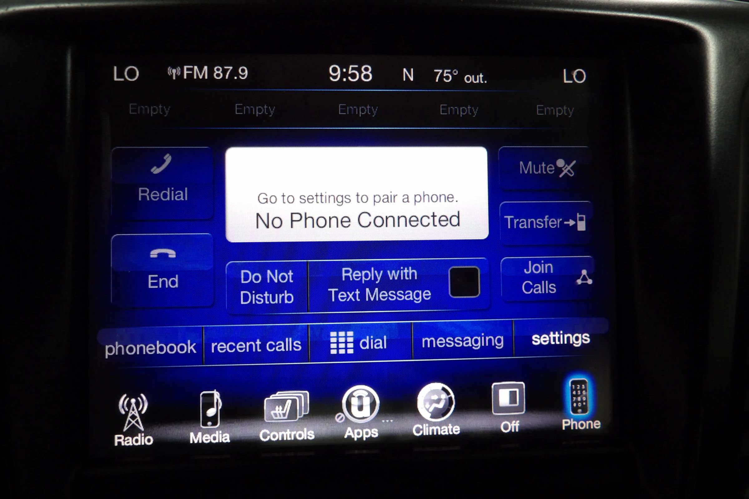Used 2015 Chrysler 200 Limited w/ Convenience Group FWD image 12