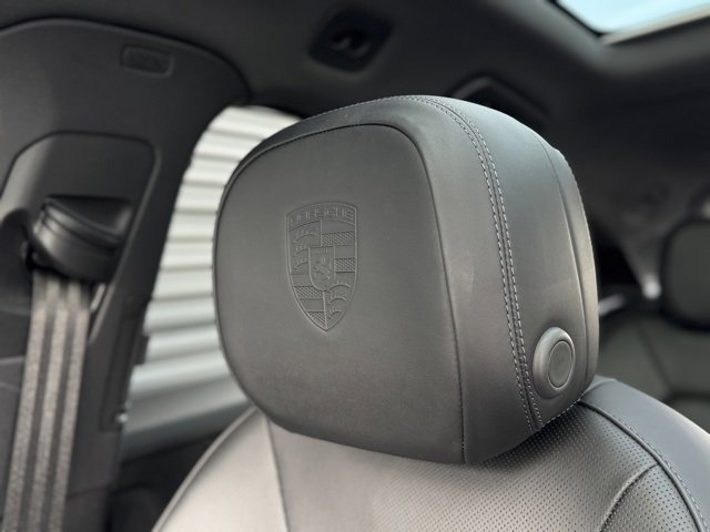 Certified 2025 Porsche Cayenne Coupe image 33