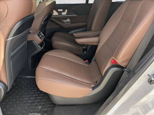 Used 2024 Mercedes-Benz GLS 580 GLS 580 image 18