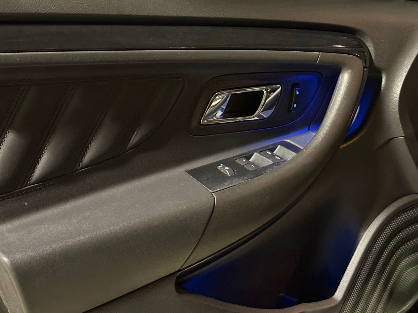 Used 2011 Ford Taurus Limited w/ 301A Rapid Spec Order Code image 13