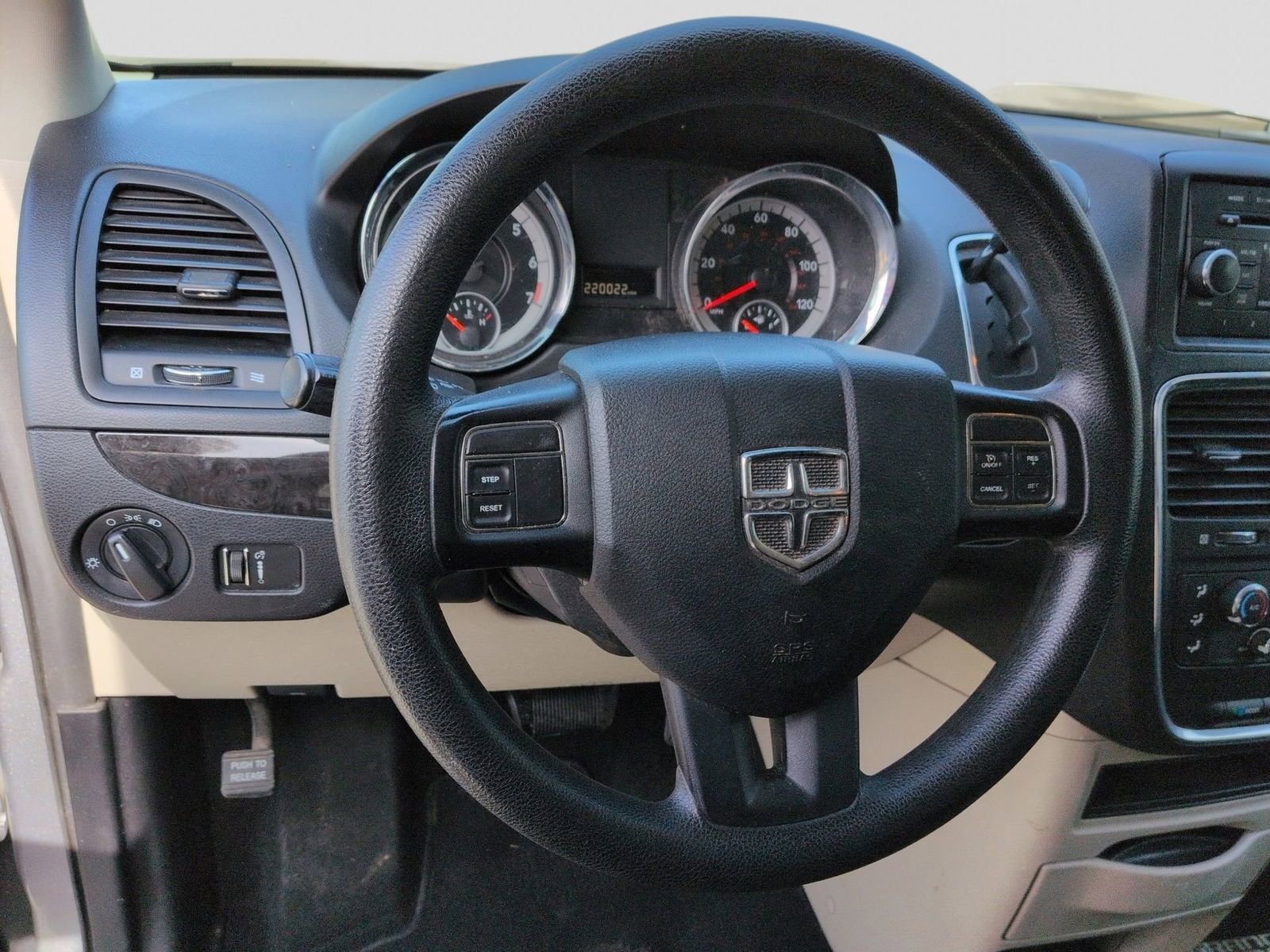 Used 2013 Dodge Grand Caravan SE image 28