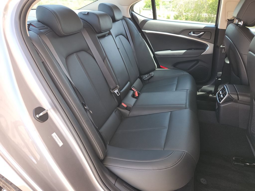 Used 2026 Genesis G70 2.5T RWD image 15