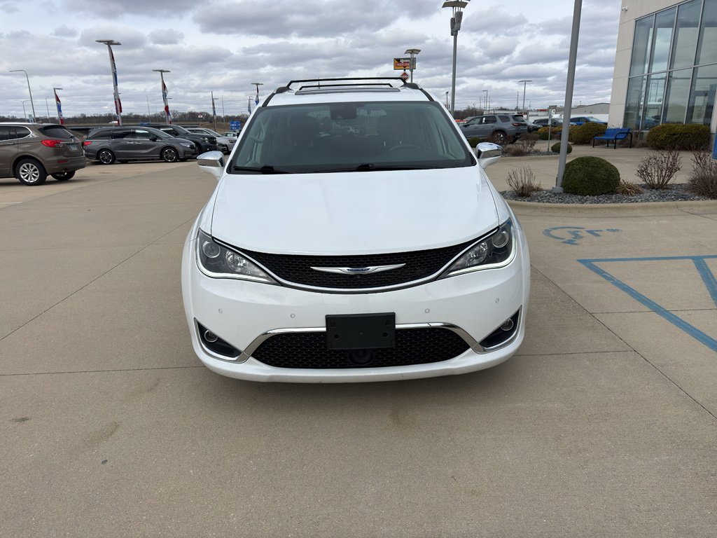 Used 2020 Chrysler Pacifica Limited w/ Advanced Safetytec Group image 2