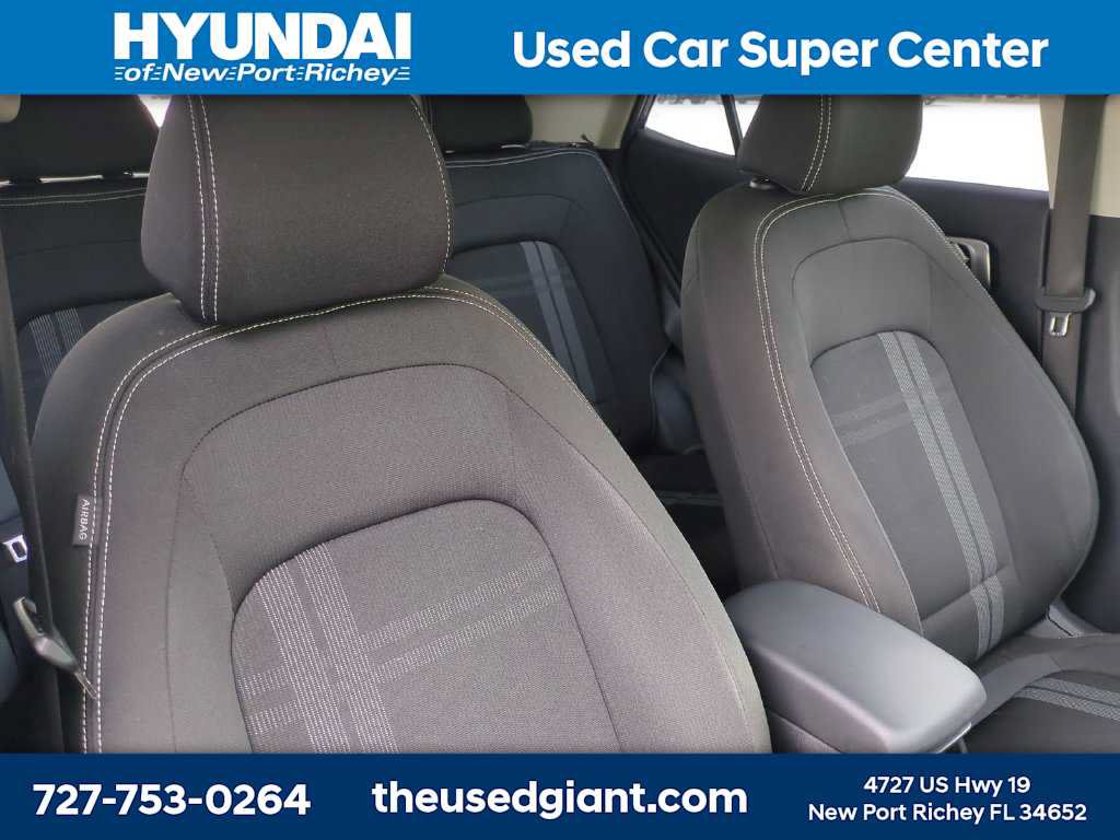 Certified 2023 Hyundai Venue SEL FWD image 6