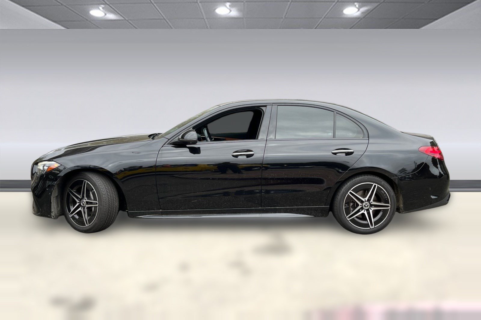 Used 2024 Mercedes-Benz C 300 Sedan image 2