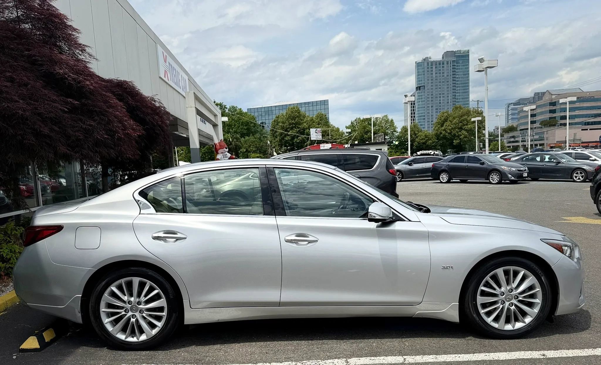 Used 2019 INFINITI Q50 Luxe w/ Essential Package (3.0T Luxe) AWD/4WD image 7