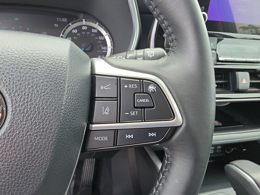 Certified 2026 Toyota Highlander XLE AWD/4WD image 14