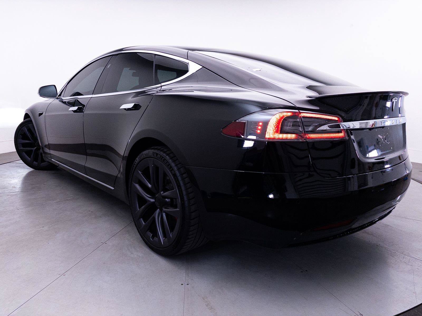 Used 2021 Tesla Model S Performance AWD/4WD image 2