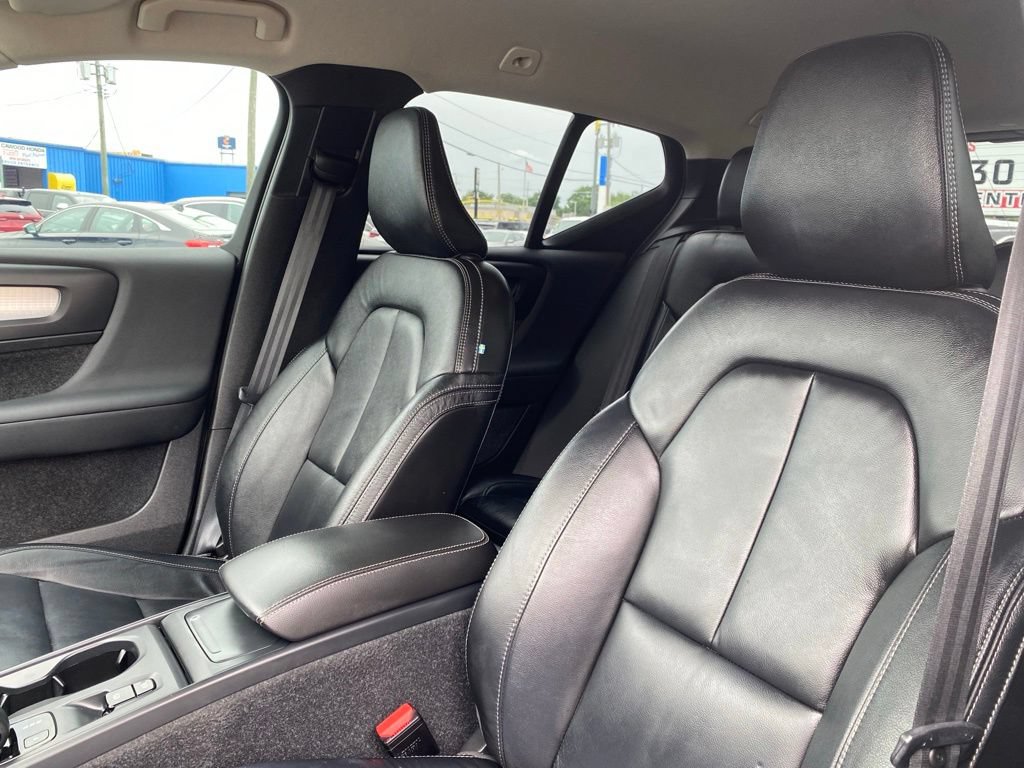 Used 2022 Volvo XC40 T5 Momentum AWD/4WD image 10
