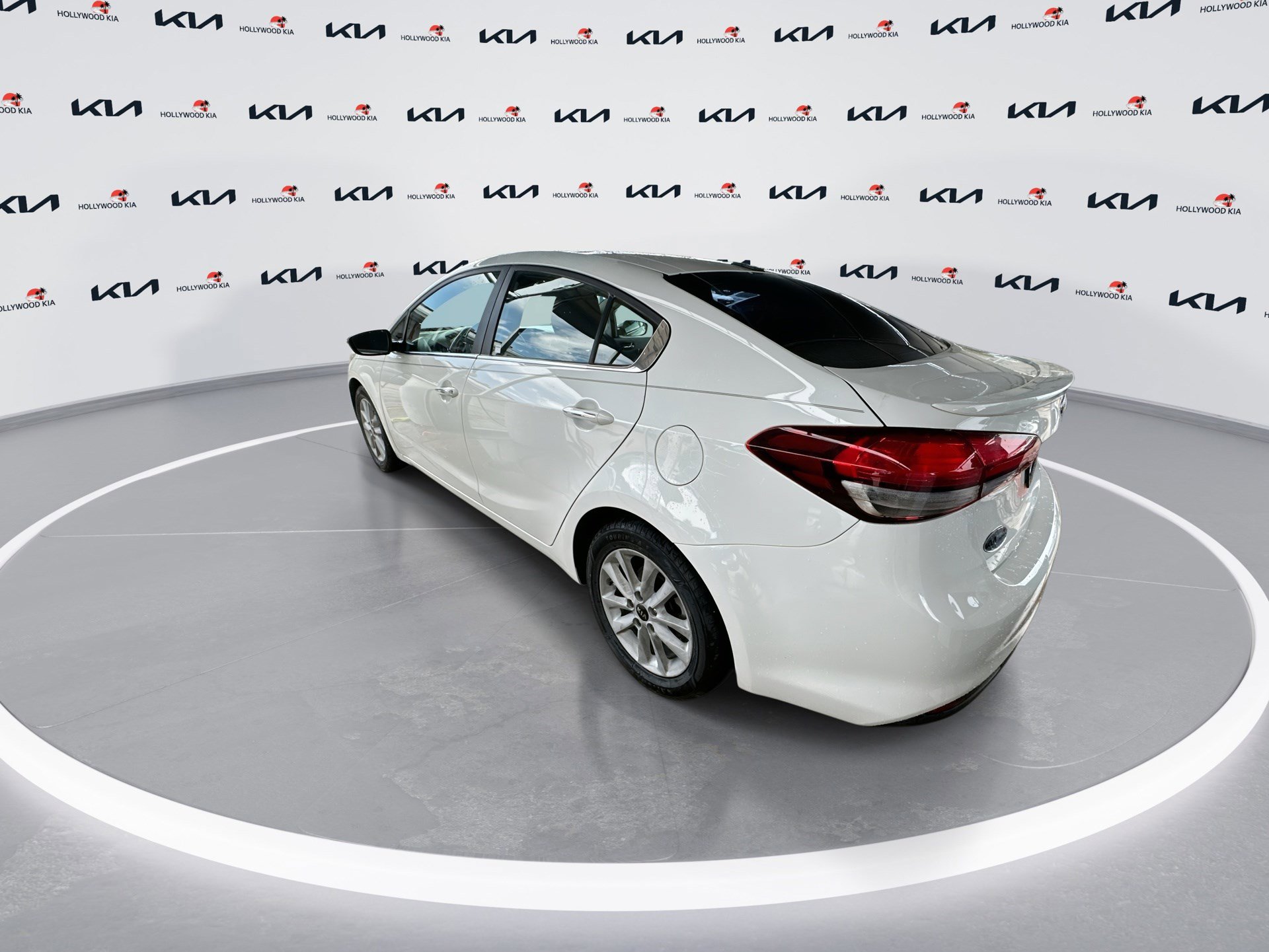 Certified 2017 Kia Forte S w/ S Technology Package image 6