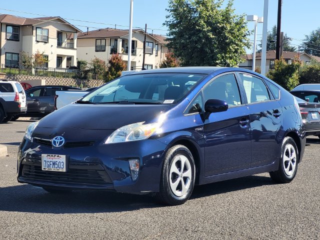 Used 2014 Toyota Prius Three w/ Solar Roof Package FWD image 10
