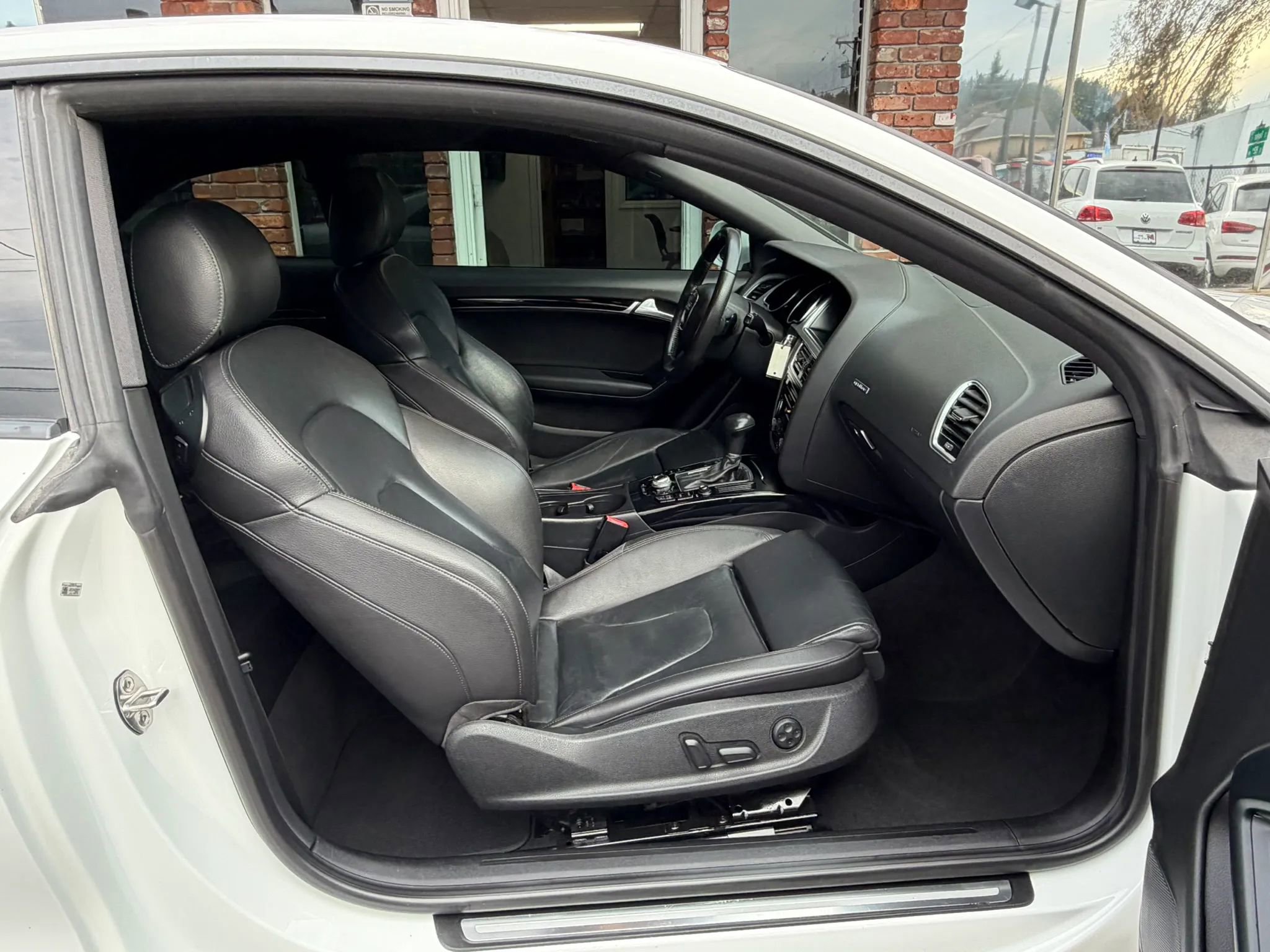 Used 2011 Audi A5 2.0T Premium Plus image 11