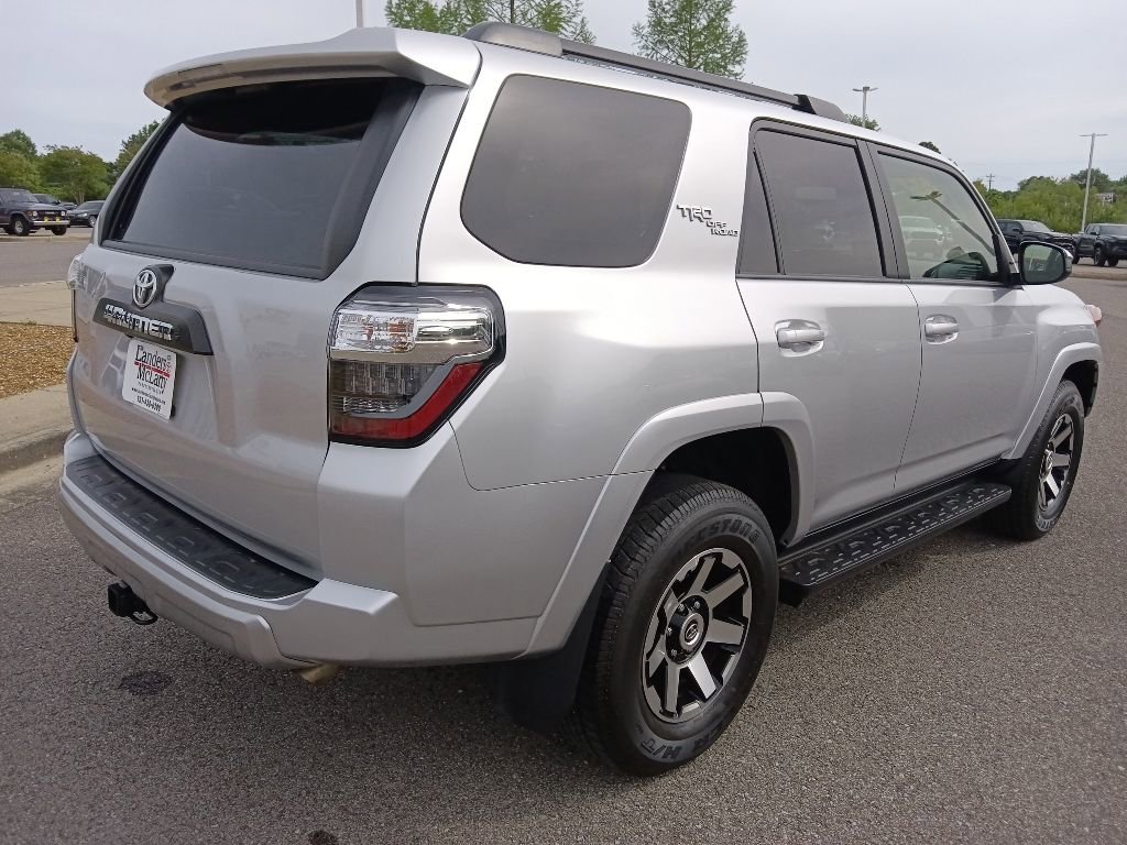 Used 2024 Toyota 4Runner TRD Off-Road AWD/4WD image 3
